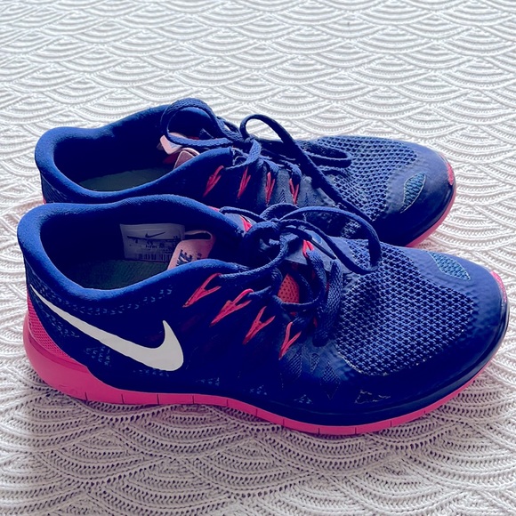 🌸 Nike Free 5.0 Hyper Pink + Jade Sneakers - Picture 4 of 10